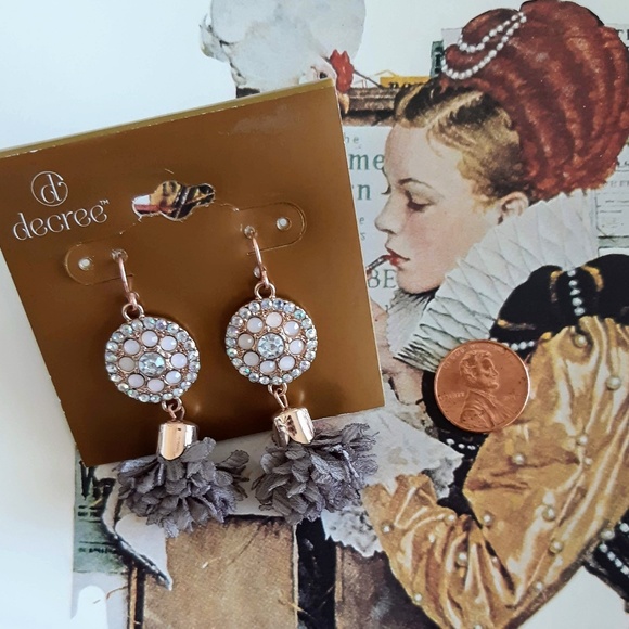 *FREE!* NWT Decree Stone & Crystal Tassle Earrings - Picture 2 of 6